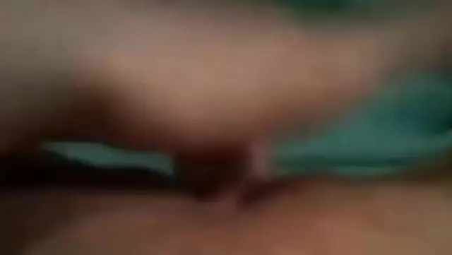 Muslim slut fucks herself with her finger